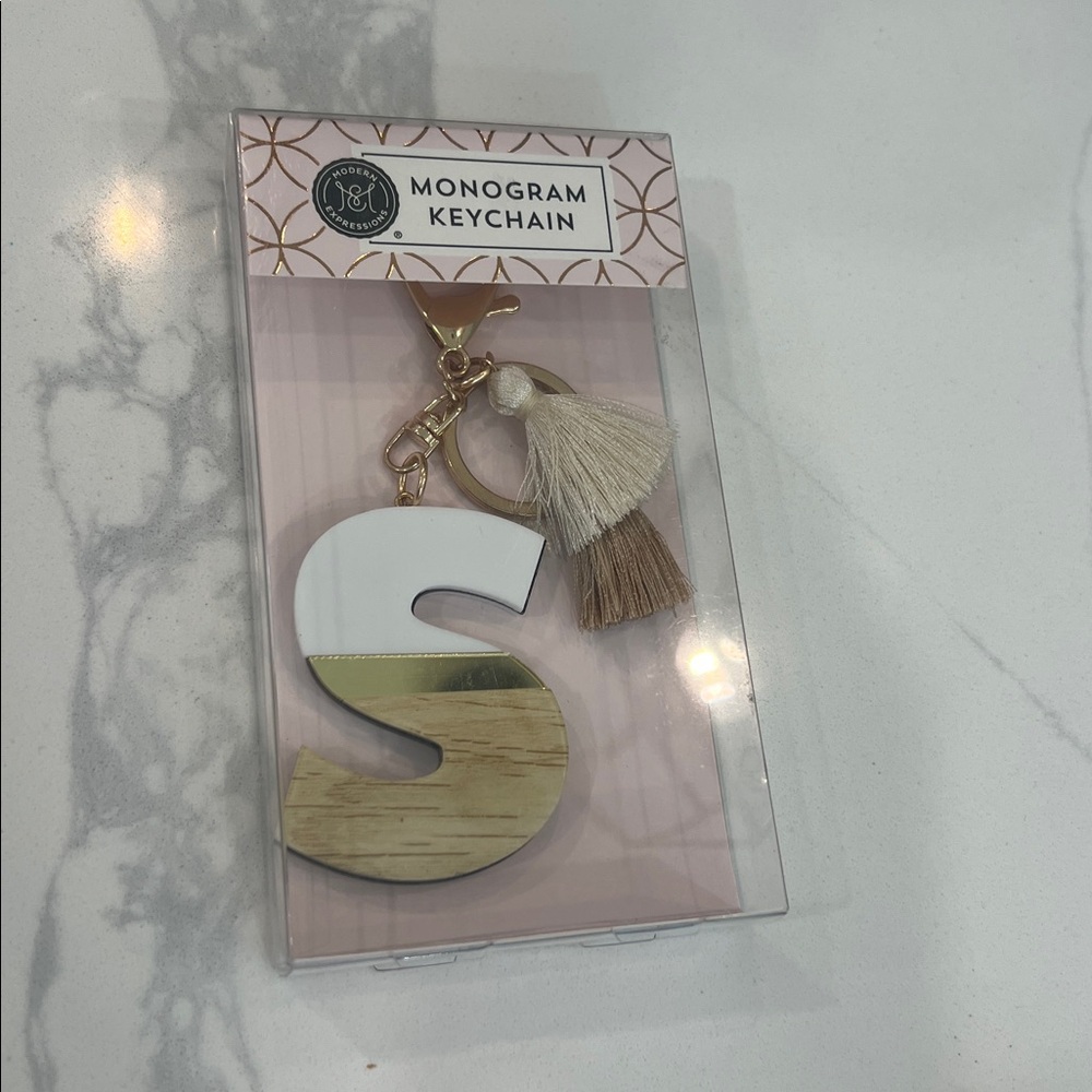 New (S) Keychain. - Picture 3 of 6
